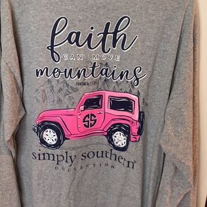 Very cute simply southern long sleeve tee💕